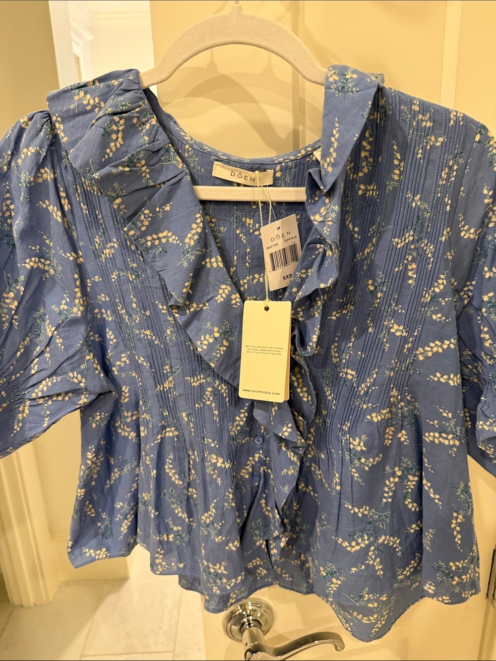 Doen Blue Floral Ruffle V-Neck Blouse